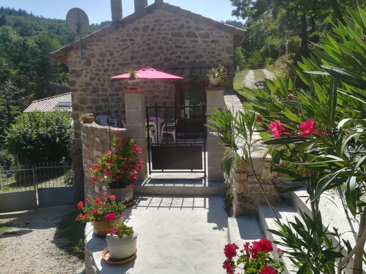 Loft La Rose Desiree Gite 3 Etoiles Chalencon Dış mekan fotoğraf