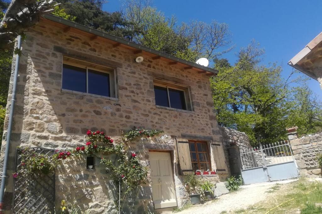 Loft La Rose Desiree Gite 3 Etoiles Chalencon Dış mekan fotoğraf